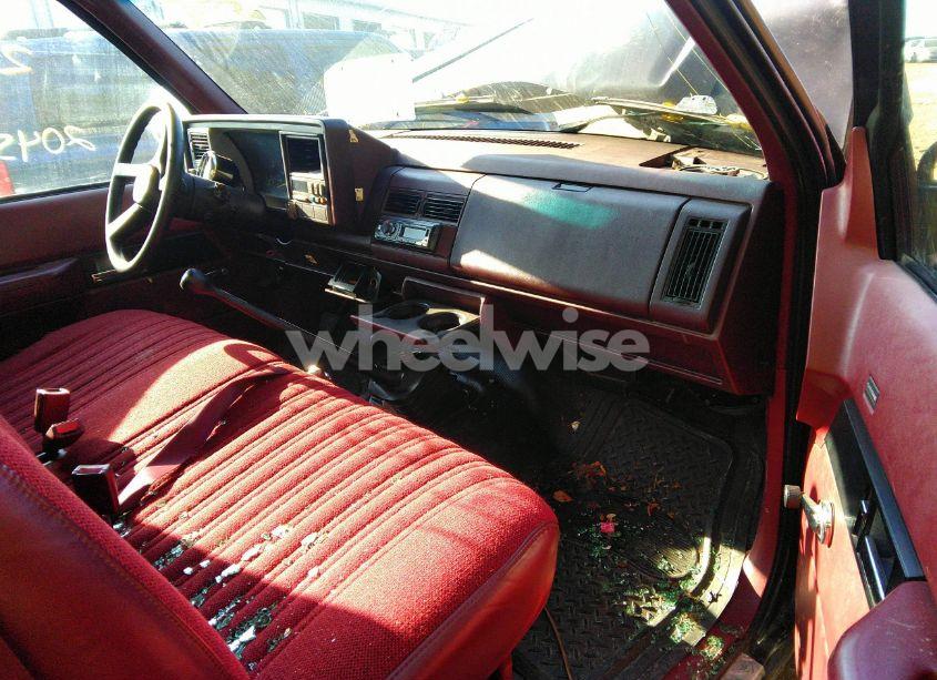 Photo 5 of 1993 Chevrolet Gmt-400 C1500 (VIN 1GCEC14Z2PZ214697)
