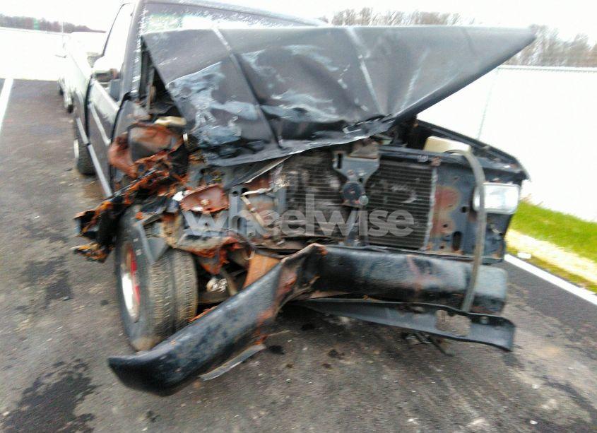 Photo 6 of 1993 Chevrolet Gmt-400 C1500 (VIN 1GCEC14Z2PZ214697)