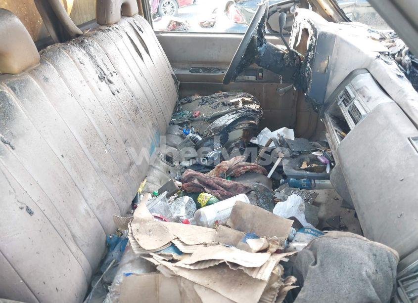 Photo 5 of 1994 Chevrolet Gmt-400 C1500 (VIN 1GCEC14Z3RZ270120)