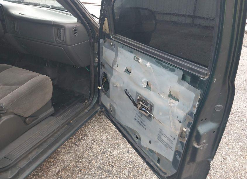 Photo 16 of 2005 Chevrolet Silverado 1500 (VIN 1GCEC14Z55Z207109)