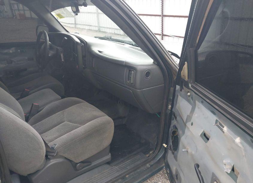 Photo 5 of 2005 Chevrolet Silverado 1500 (VIN 1GCEC14Z55Z207109)