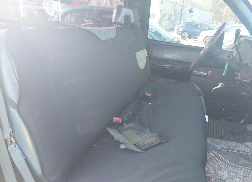 Photo 8 of 1993 Chevrolet Gmt-400 C1500 (VIN 1GCEC14Z5PZ256524)