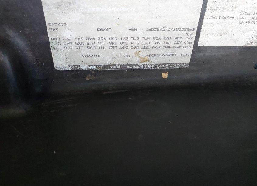 Photo 9 of 1993 Chevrolet Gmt-400 C1500 (VIN 1GCEC14Z5PZ256524)