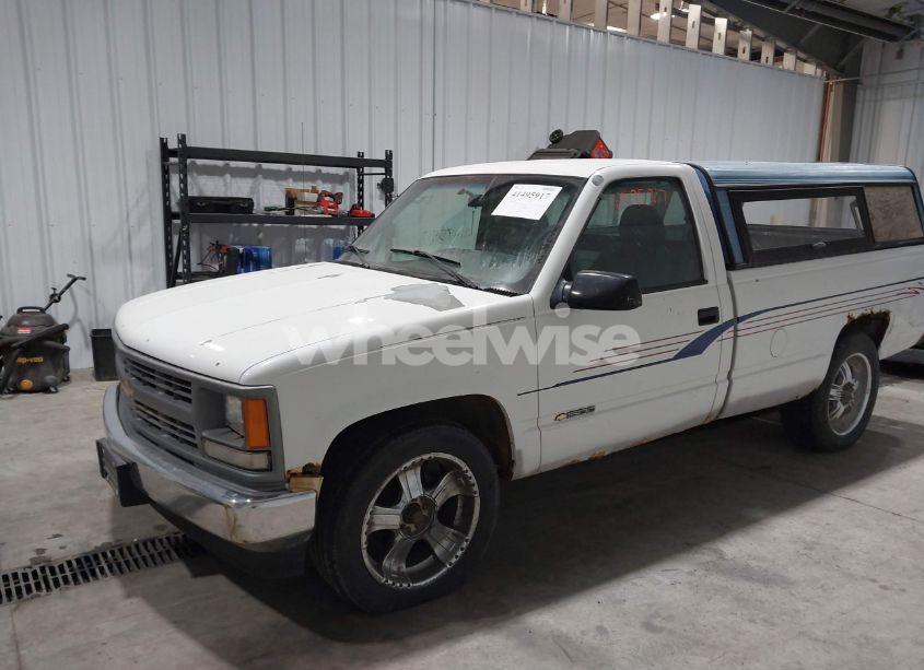 Photo 2 of 1995 Chevrolet Gmt-400 C1500 (VIN 1GCEC14Z6SZ166565)