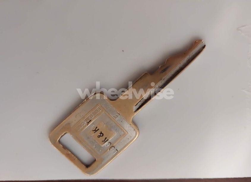 Photo 11 of 1994 Chevrolet Gmt-400 C1500 (VIN 1GCEC14Z7RZ243583)