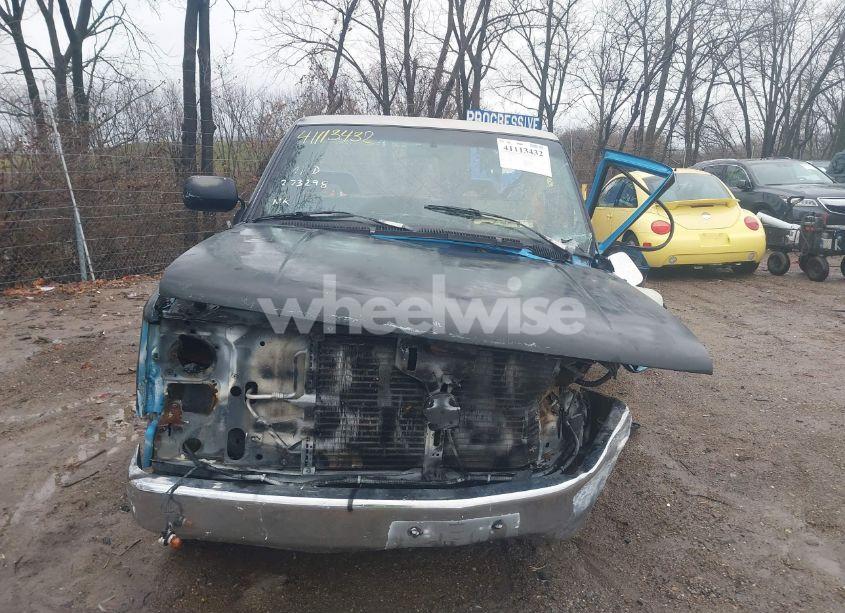 Photo 13 of 1994 Chevrolet Gmt-400 C1500 (VIN 1GCEC14Z7RZ243583)