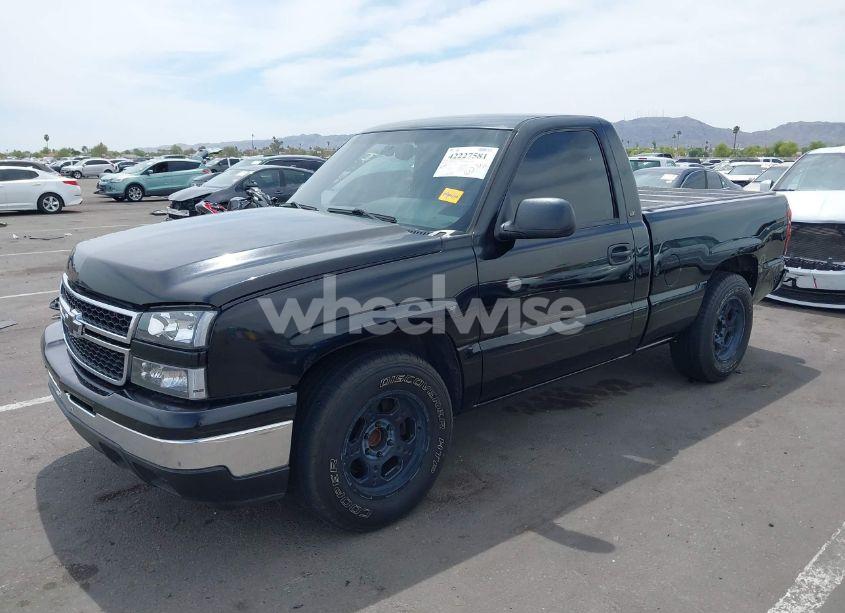 Photo 2 of 2006 Chevrolet Silverado 1500 LT1 (VIN 1GCEC14ZX6Z110909)