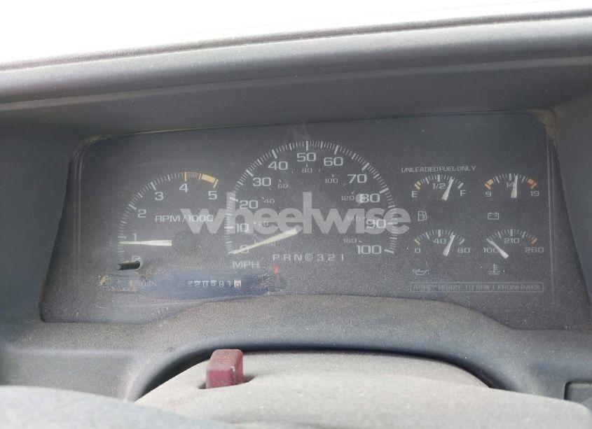 Photo 7 of 1995 Chevrolet Gmt-400 C1500 (VIN 1GCEC14ZXSZ280309)