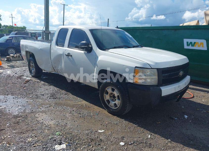 2007 Chevrolet Silverado 1500 WORK TRUCK (VIN 1GCEC19007E598982) main photo