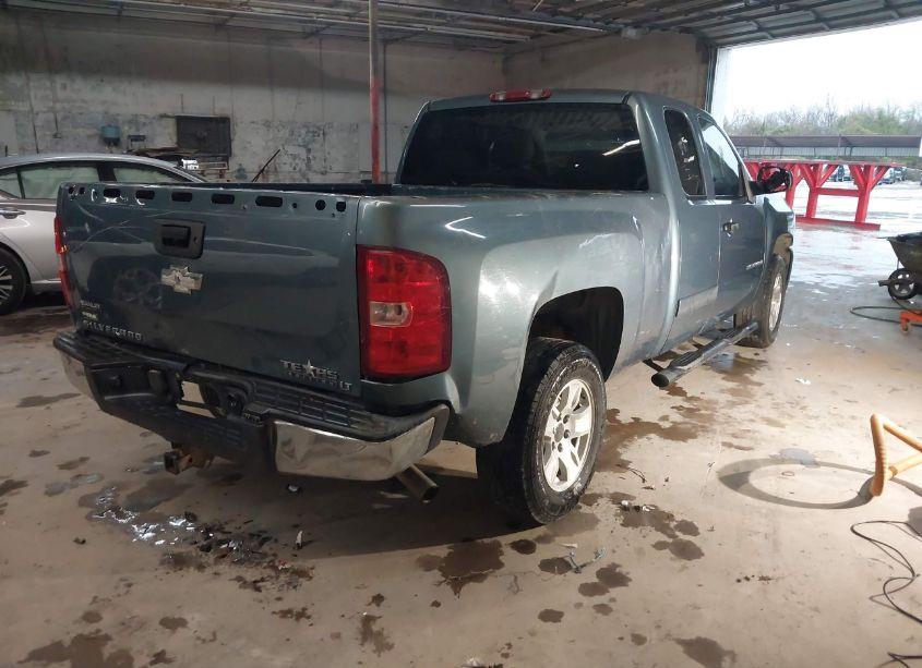 Photo 4 of 2007 Chevrolet Silverado 1500 LT1 (VIN 1GCEC19007Z562590)