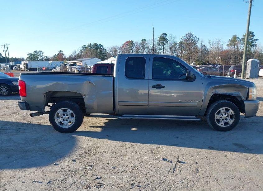 Photo 14 of 2007 Chevrolet Silverado 1500 LT2 (VIN 1GCEC19017Z558970)