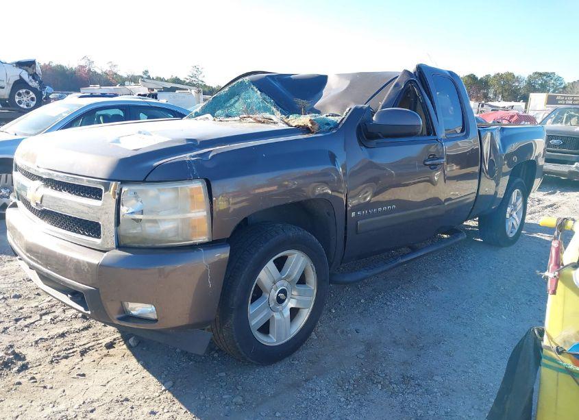 Photo 2 of 2007 Chevrolet Silverado 1500 LTZ (VIN 1GCEC19057Z562102)