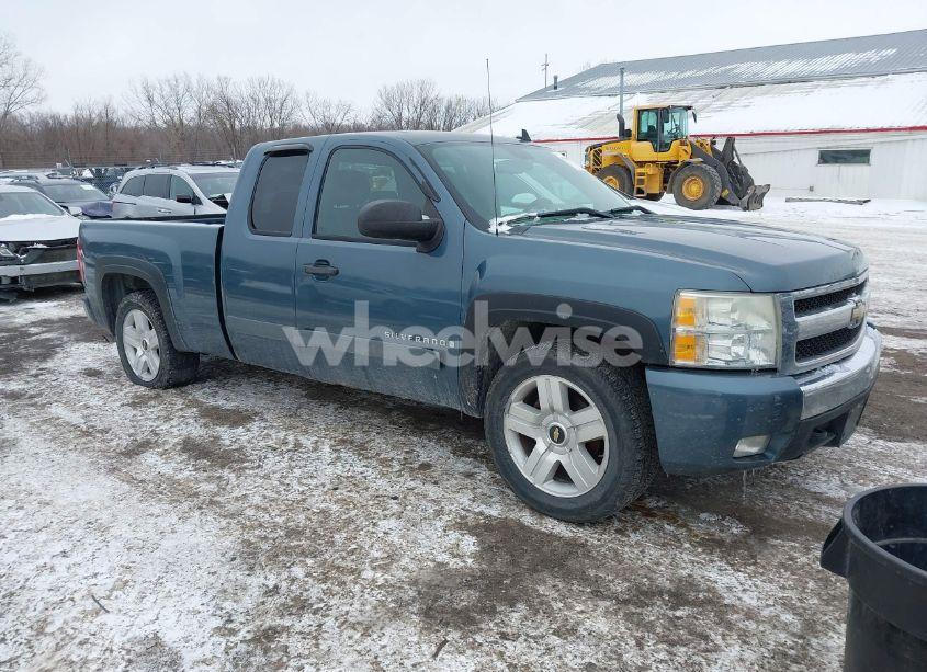 2008 Chevrolet Silverado 1500 LT1 (VIN 1GCEC190X8Z310072) main photo