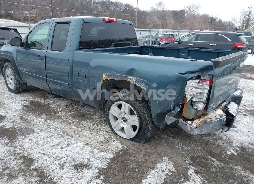 Photo 3 of 2008 Chevrolet Silverado 1500 LT1 (VIN 1GCEC190X8Z310072)