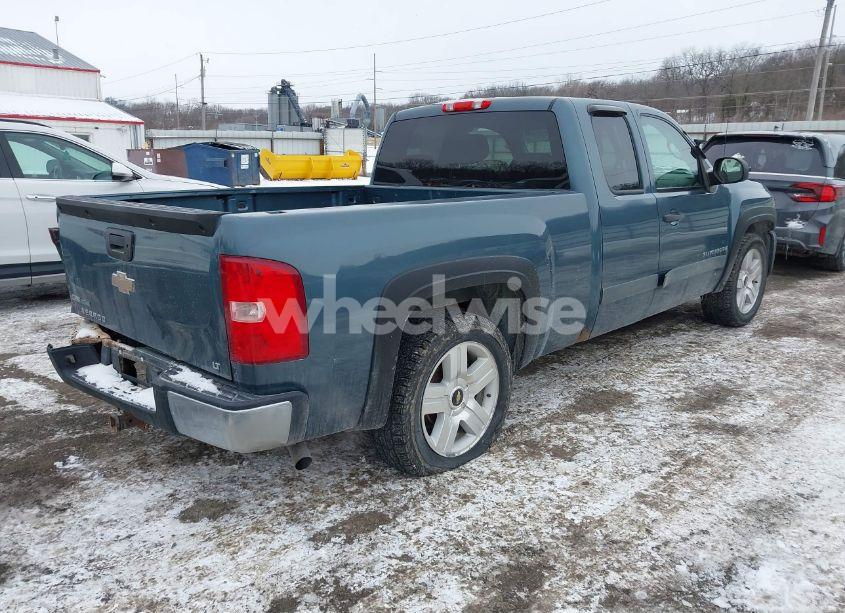 Photo 4 of 2008 Chevrolet Silverado 1500 LT1 (VIN 1GCEC190X8Z310072)