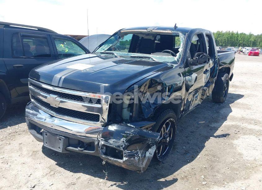Photo 2 of 2007 Chevrolet Silverado 1500 LT1 (VIN 1GCEC19C77Z516409)