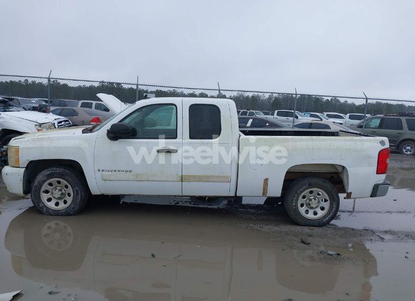 Photo 15 of 2007 Chevrolet Silverado 1500 LT1 (VIN 1GCEC19CX7Z530028)