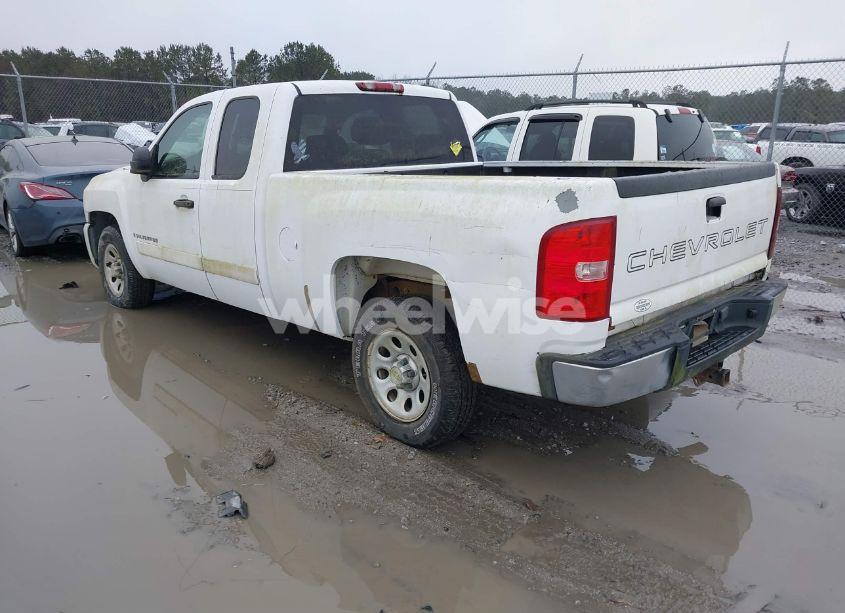 Photo 3 of 2007 Chevrolet Silverado 1500 LT1 (VIN 1GCEC19CX7Z530028)
