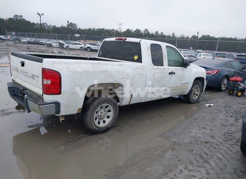 Photo 4 of 2007 Chevrolet Silverado 1500 LT1 (VIN 1GCEC19CX7Z530028)