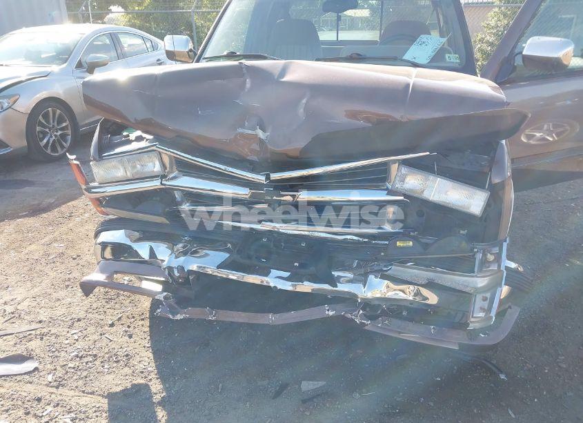 Photo 6 of 1994 Chevrolet Gmt-400 C1500 (VIN 1GCEC19K5RE230530)