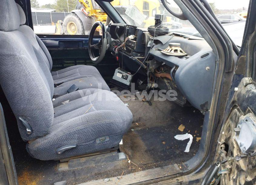 Photo 5 of 1995 Chevrolet Gmt-400 C1500 (VIN 1GCEC19K5SE147685)