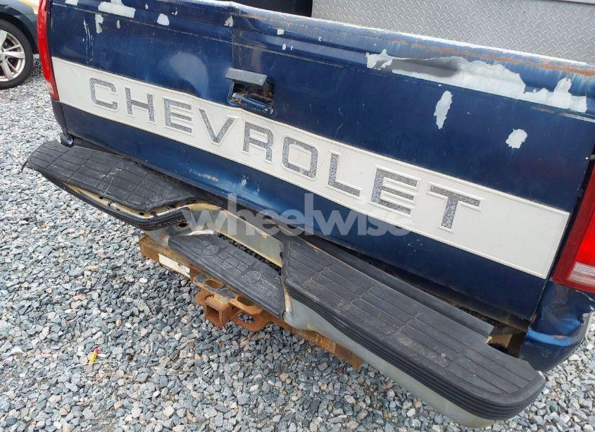 Photo 6 of 1995 Chevrolet Gmt-400 C1500 (VIN 1GCEC19K5SE147685)