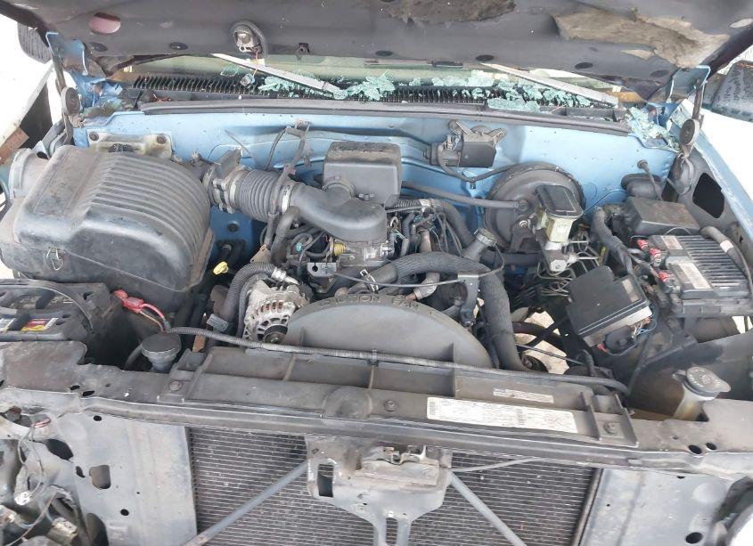 Photo 10 of 1996 Chevrolet Gmt-400 C1500 (VIN 1GCEC19M1TE158511)