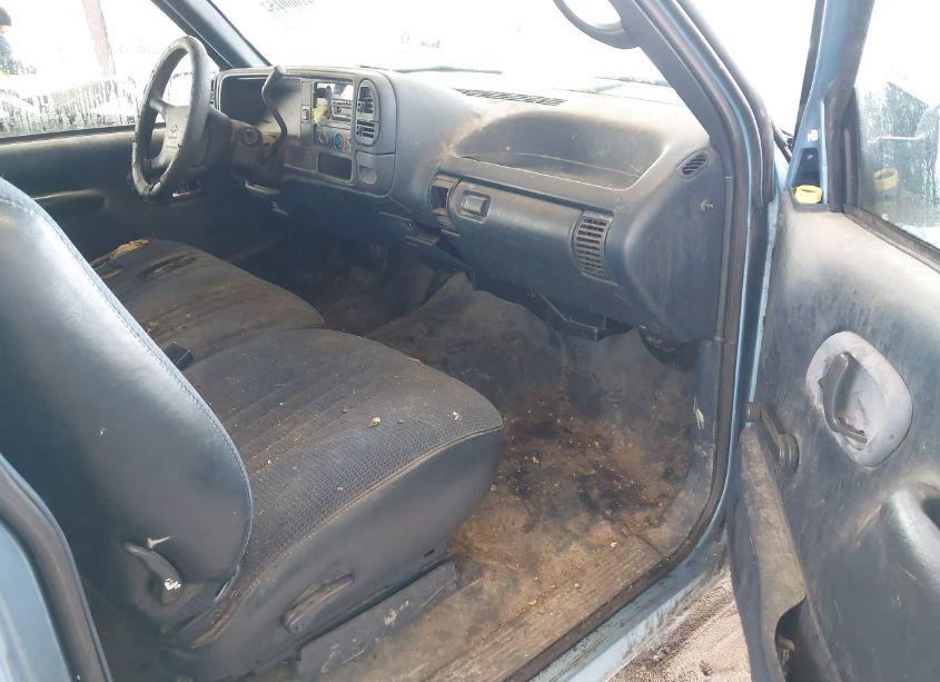 Photo 5 of 1996 Chevrolet Gmt-400 C1500 (VIN 1GCEC19M1TE158511)