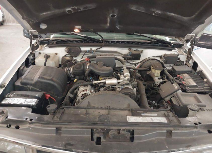 Photo 10 of 1996 Chevrolet Gmt-400 C1500 (VIN 1GCEC19M5TE118450)