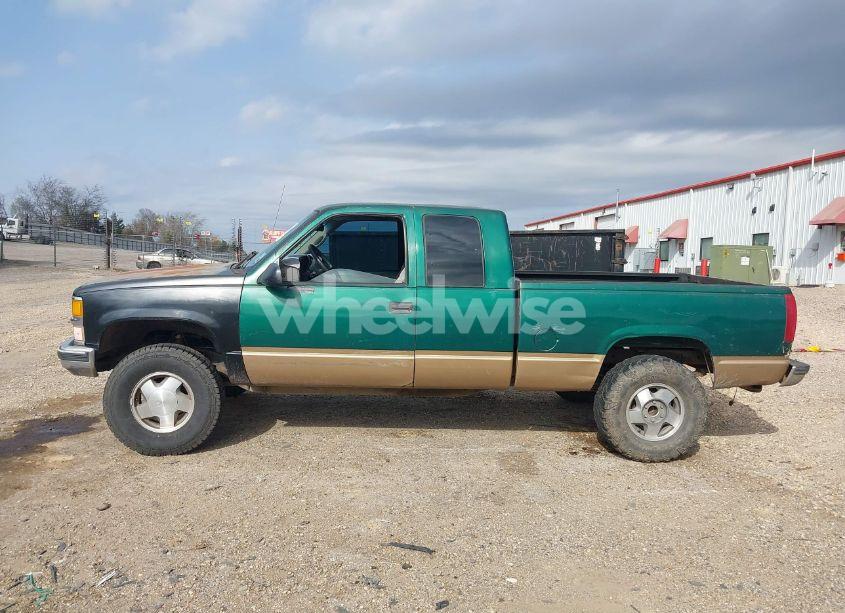 Photo 12 of 1999 Chevrolet C1500 LS (VIN 1GCEC19R0XR110573)