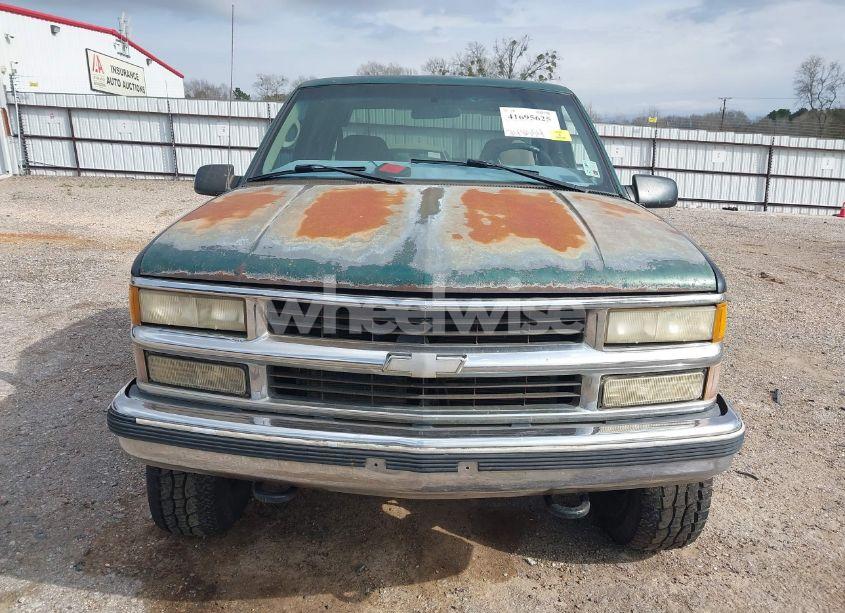 Photo 16 of 1999 Chevrolet C1500 LS (VIN 1GCEC19R0XR110573)