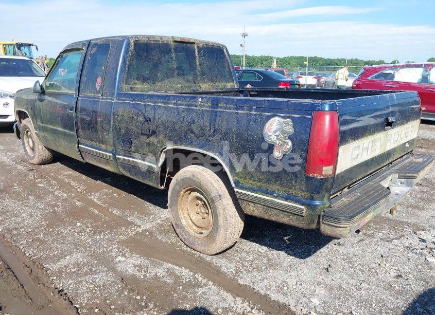 Photo 3 of 1996 Chevrolet Gmt-400 C1500 (VIN 1GCEC19R2TE224298)