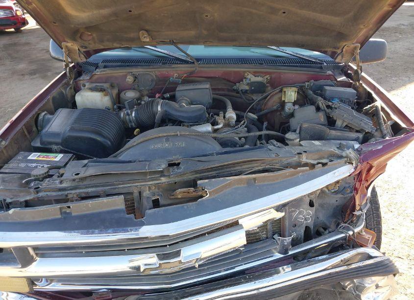 Photo 10 of 1996 Chevrolet Gmt-400 C1500 (VIN 1GCEC19R6TE217368)