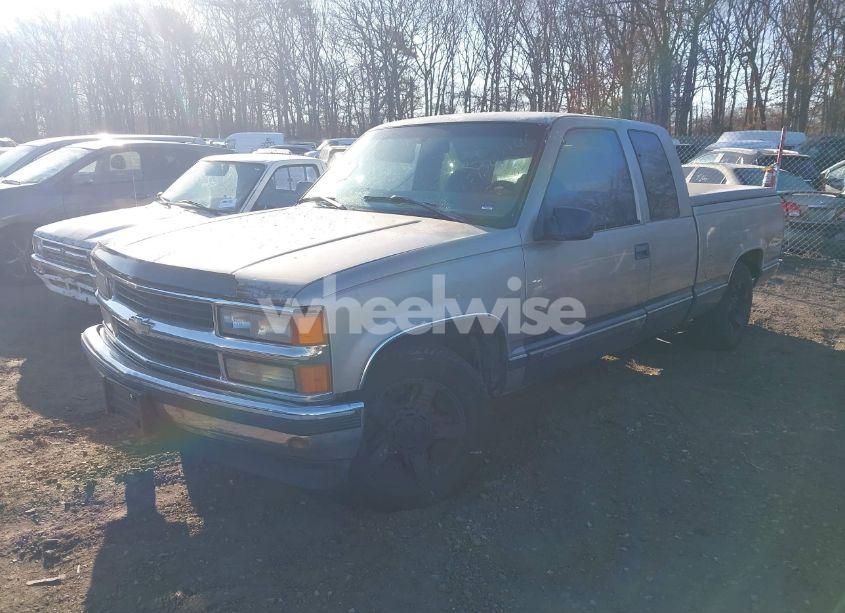 Photo 2 of 1999 Chevrolet C1500 LS (VIN 1GCEC19R7XR133266)