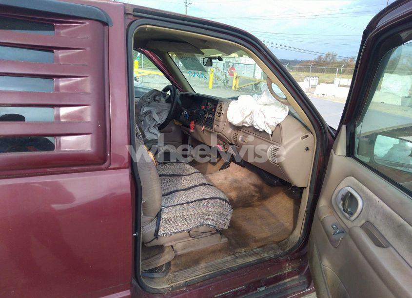 Photo 5 of 1997 Chevrolet C1500 FLEETSIDE (VIN 1GCEC19RXVE236833)