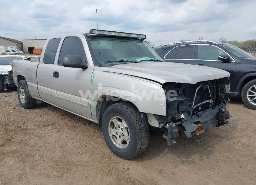 2004 Chevrolet Silverado 1500 LS (VIN 1GCEC19T04E388209) main photo