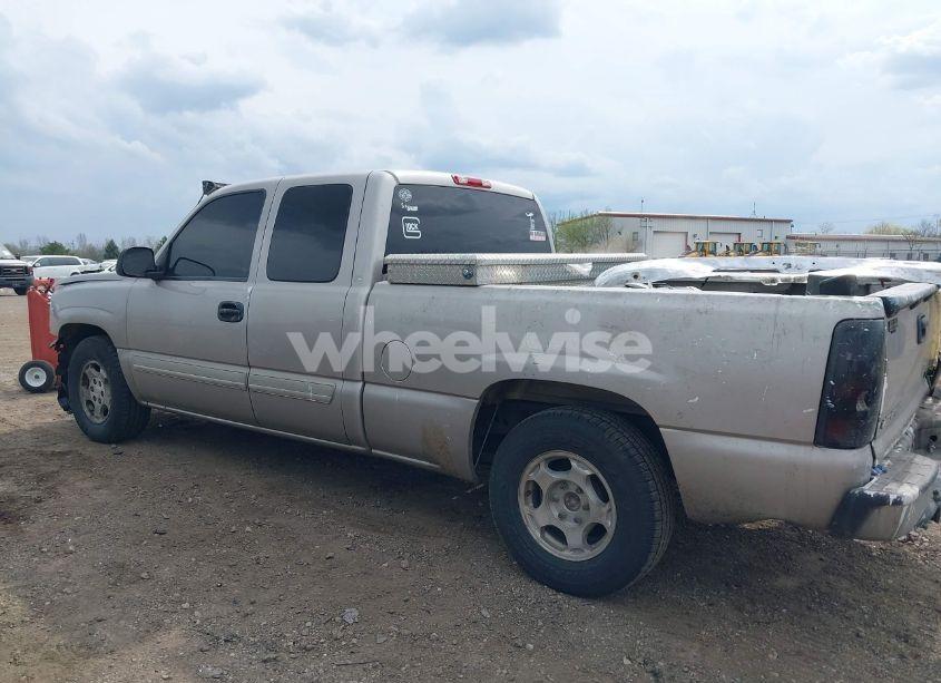 Photo 3 of 2004 Chevrolet Silverado 1500 LS (VIN 1GCEC19T04E388209)