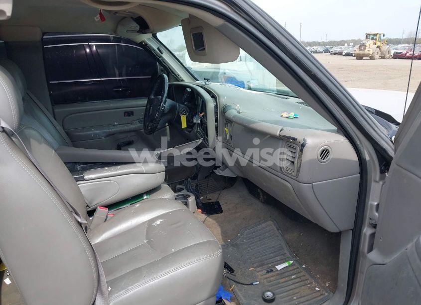 Photo 5 of 2004 Chevrolet Silverado 1500 LS (VIN 1GCEC19T04E388209)