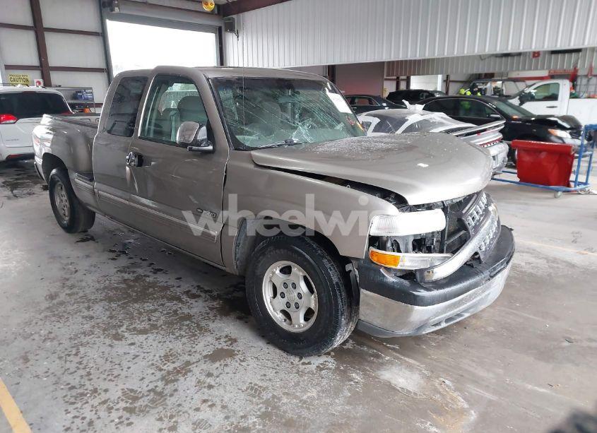2000 Chevrolet Silverado 1500 LS (VIN 1GCEC19T0YZ115012) main photo