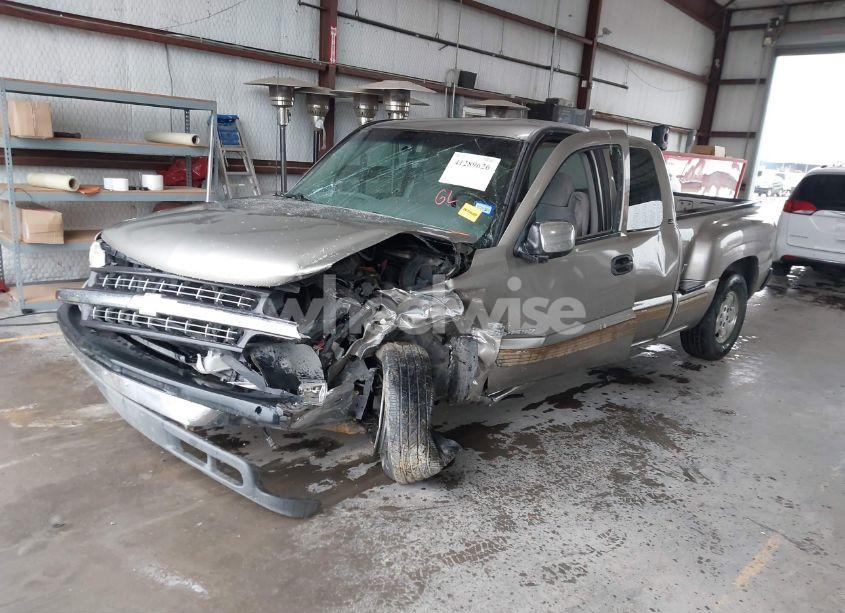 Photo 2 of 2000 Chevrolet Silverado 1500 LS (VIN 1GCEC19T0YZ115012)