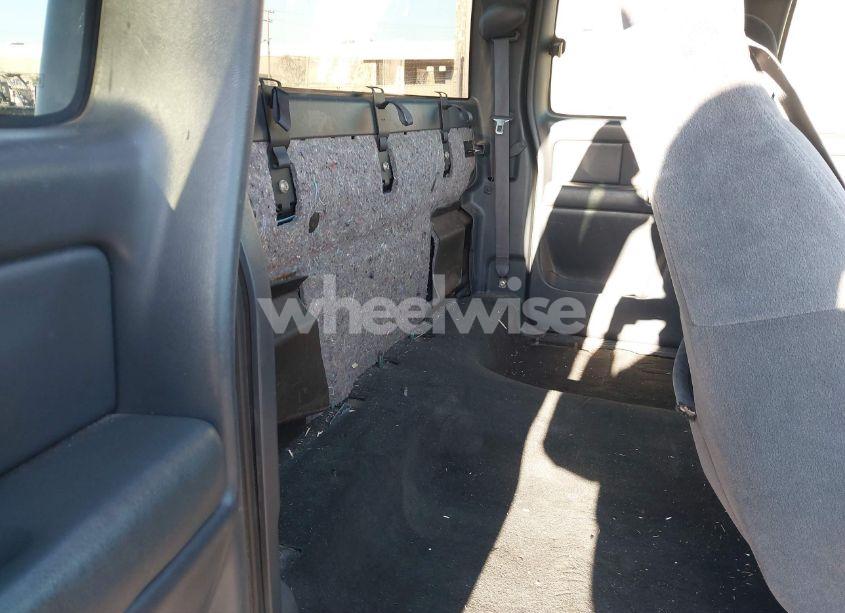 Photo 8 of 2001 Chevrolet Silverado 1500 LS (VIN 1GCEC19T11E299132)