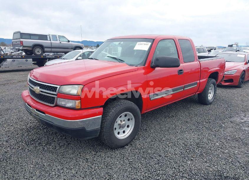 Photo 2 of 2006 Chevrolet Silverado 1500 LT1 (VIN 1GCEC19T26Z151569)