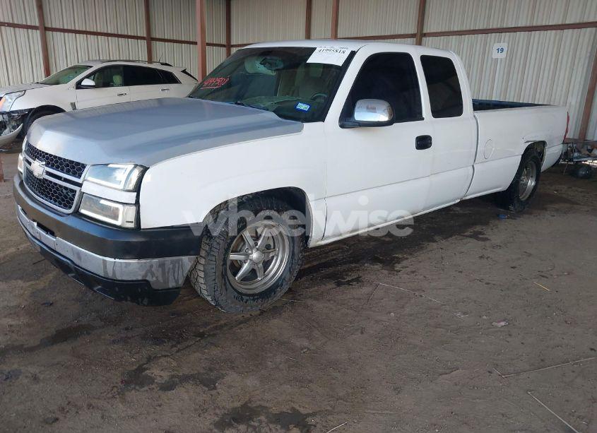 Photo 2 of 2006 Chevrolet Silverado 1500 LT1 (VIN 1GCEC19T46E148194)