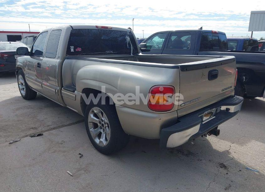 Photo 3 of 2000 Chevrolet Silverado 1500 LS (VIN 1GCEC19T4YZ323653)