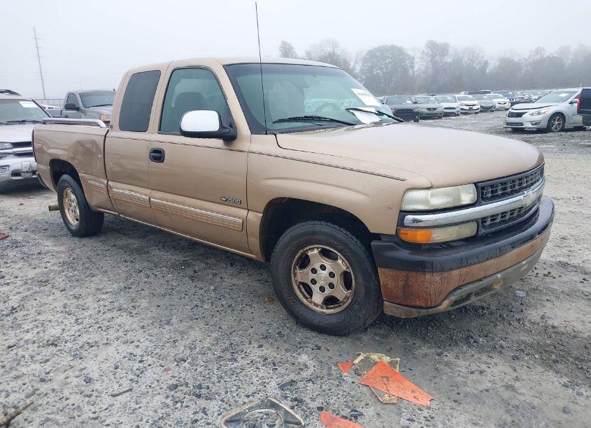 2000 Chevrolet Silverado 1500 LS (VIN 1GCEC19T5YZ306151) main photo