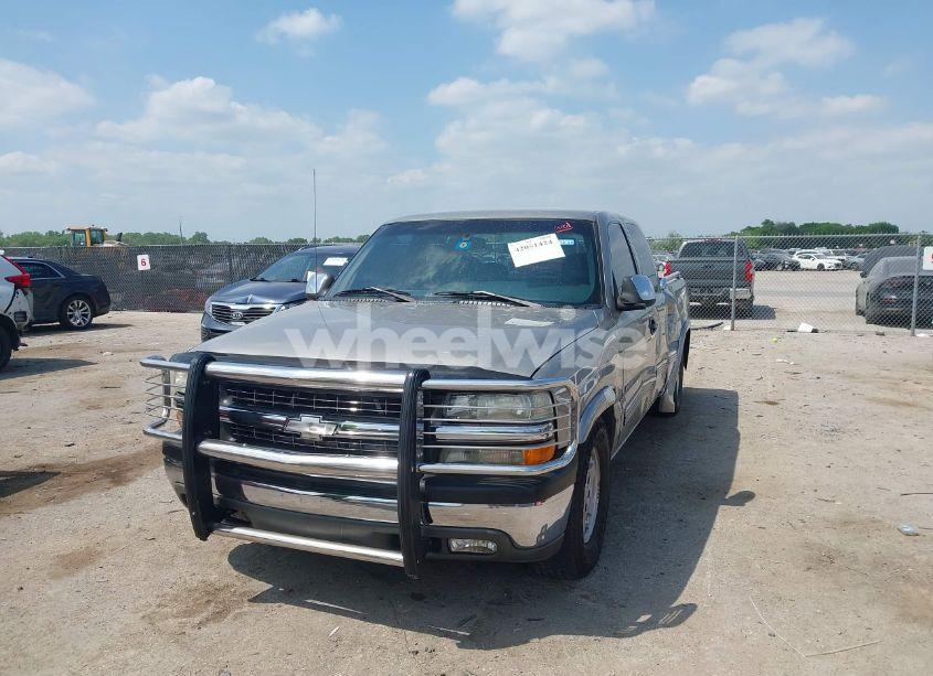 Photo 2 of 2000 Chevrolet Silverado 1500 LT (VIN 1GCEC19T6YZ115175)