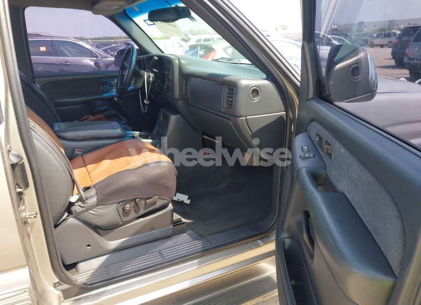 Photo 5 of 2000 Chevrolet Silverado 1500 LT (VIN 1GCEC19T6YZ115175)