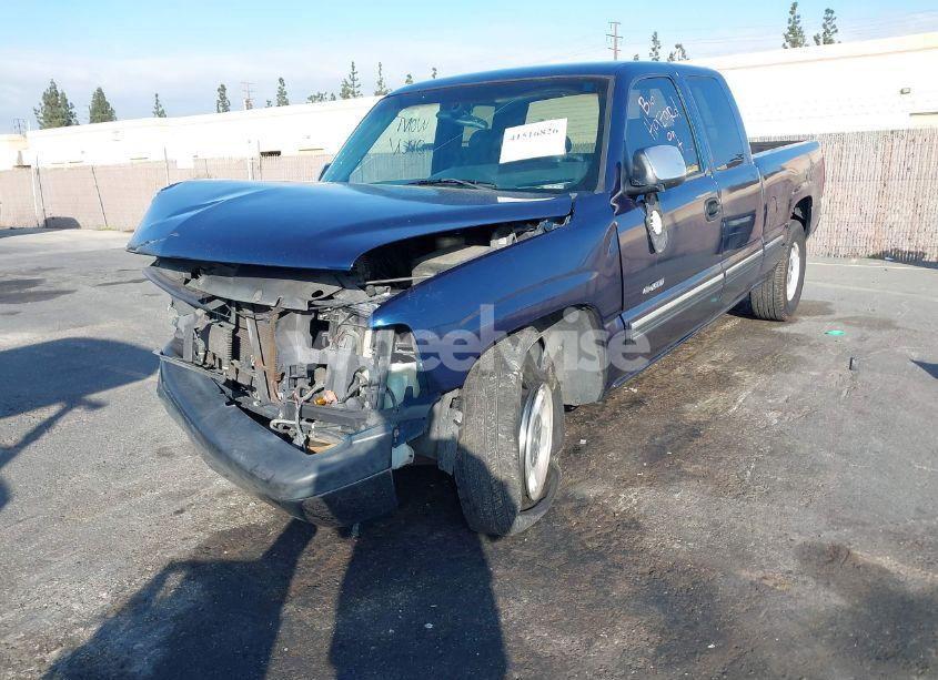 Photo 2 of 2000 Chevrolet Silverado 1500 LT (VIN 1GCEC19T6YZ156034)