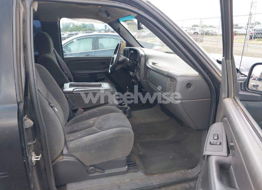 Photo 5 of 2004 Chevrolet Silverado C1500 (VIN 1GCEC19T74Z350324)