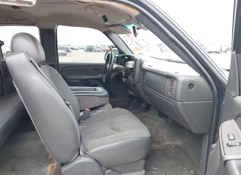 Photo 5 of 2005 Chevrolet Silverado 1500 (VIN 1GCEC19T75Z179799)